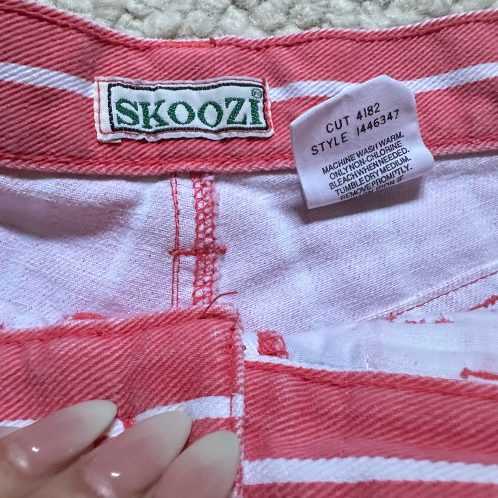 VTG Skoozi Women’s Size 29” Striped Pink Salmon High Waisted 90s Jean Shorts - Picture 3 of 6